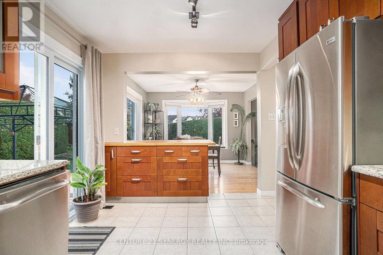 29030670/1665-champneuf-drive/chateauneuf/ottawa/ontario/K1C4V3_12