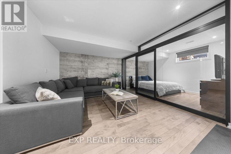 29639799/769-brian-good-avenue/riverside-southgloucester-glen/ottawa/ontario/K4M0E3_26