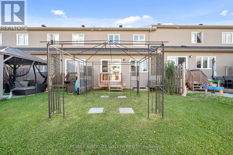 28653088/2432-marble-crescent/town-of-rockland/clarence-rockland/ontario/K4K1P6_30