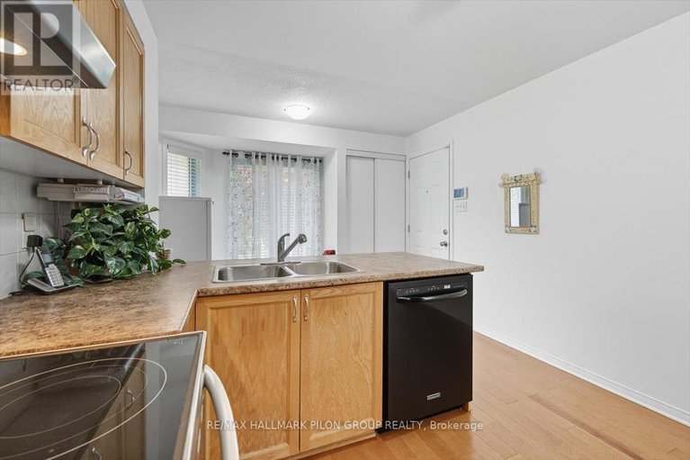 28853846/10-lakepointe-drive/avalon-east/ottawa/ontario/K4A5E3_4