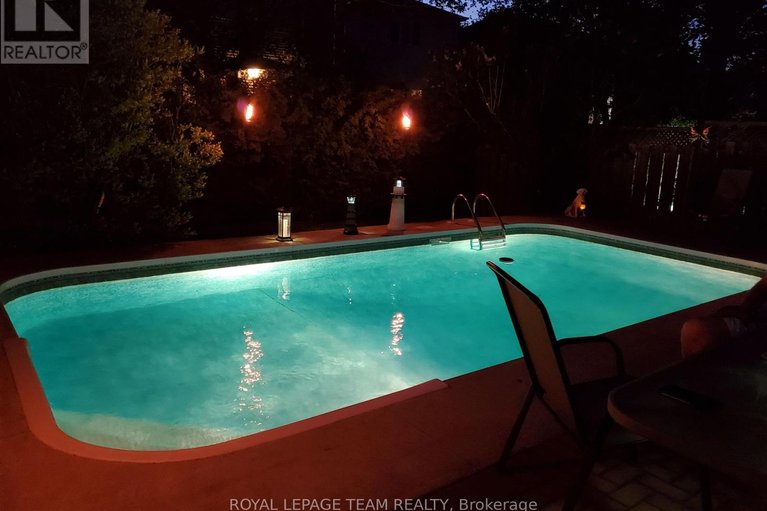 29615075/16-pickwick-drive/cedargrovefraserdale/ottawa/ontario/K2J3G1_36