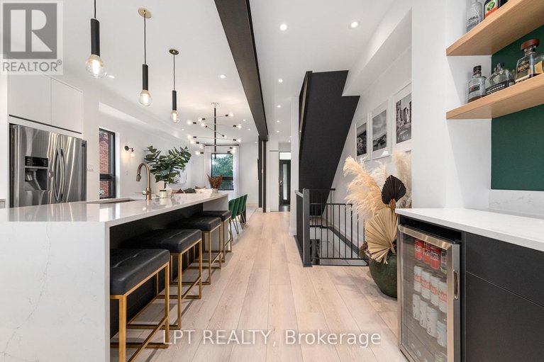 28269196/323-booth-street/west-centre-town/ottawa/ontario/K1R7K1_17