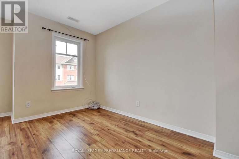 29322609/125-windswept-private/riverside-southgloucester-glen/ottawa/ontario/K1V0Z4_8