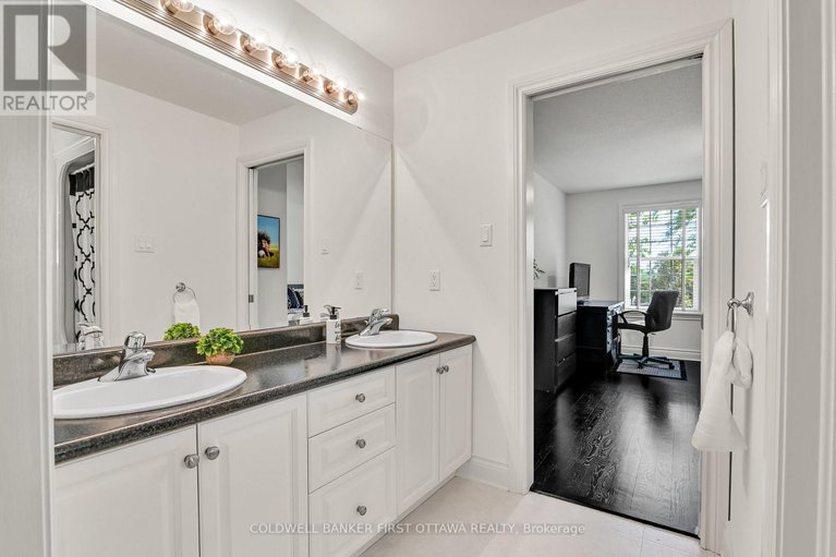 28797063/18-cypress-gardens/stittsville-south/ottawa/ontario/K2S1W6_25