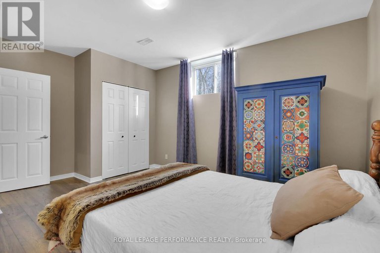 27902978/7412-blue-water-crescent/osgoode-twp-north-of-reg-rd-6/ottawa/ontario/K4P0C8_32