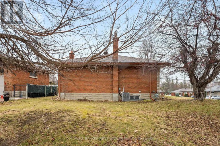 29607129/2066-saunderson-drive/elmvale-acres/ottawa/ontario/K1G2E6_30