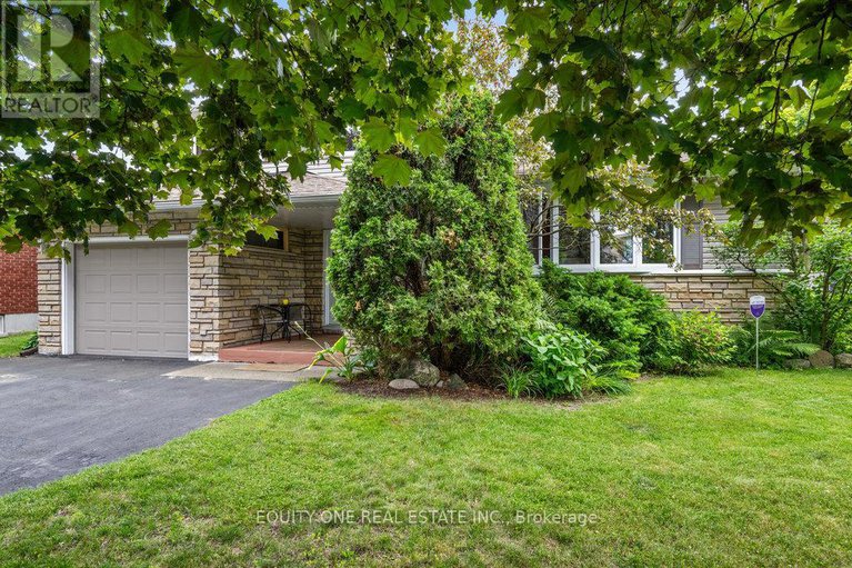 28495374/542-sirois-avenue/overbrookcastle-heights/ottawa/ontario/K1K1H4_4
