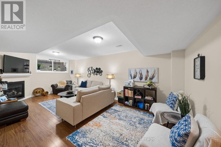 29621375/766-paul-metivier-drive/strandherd/ottawa/ontario/K2J3G4_37