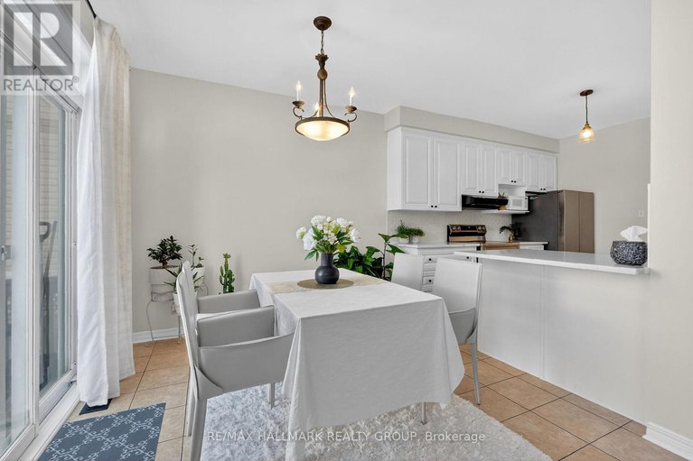 29352241/1952-schroeder-crescent/springridgeeast-village/ottawa/ontario/K4A4P7_17