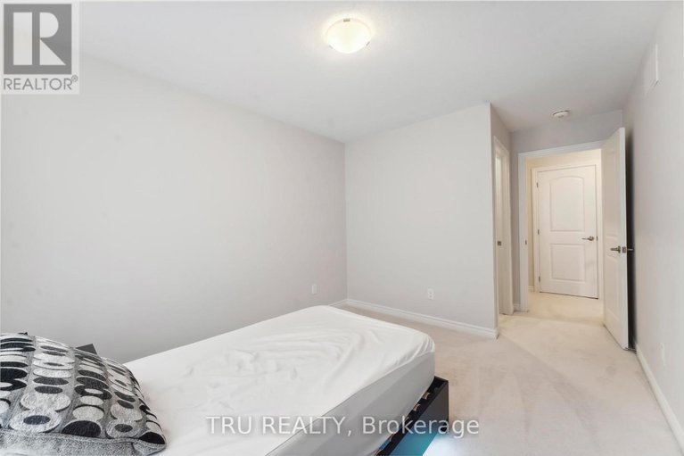 28426936/639-chillerton-drive/half-moon-bay/ottawa/ontario/K2J6X8_27
