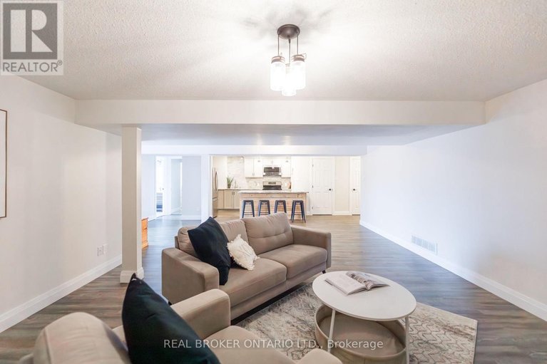 29680902/1391-sutherland-drive/manotick-south-to-roger-stevens/ottawa/ontario/K4M1B3_33