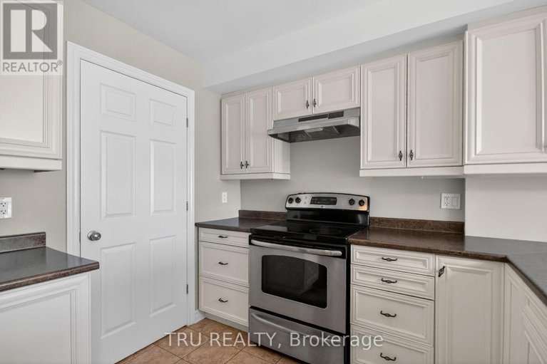 29625334/113-398-van-buren-street/kemptville/north-grenville/ontario/K0G1J0_12