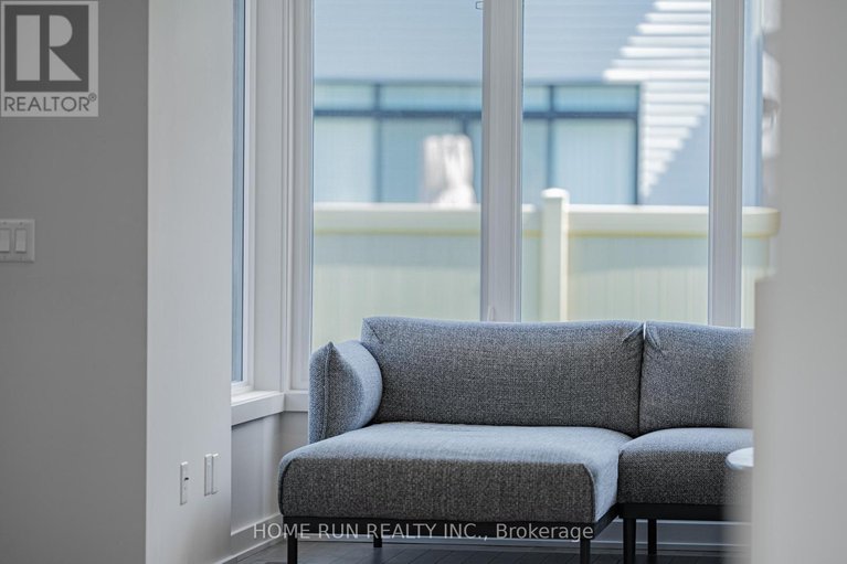 29069528/899-ralph-hennessy-avenue/riverside-southgloucester-glen/ottawa/ontario/K1X0B1_20