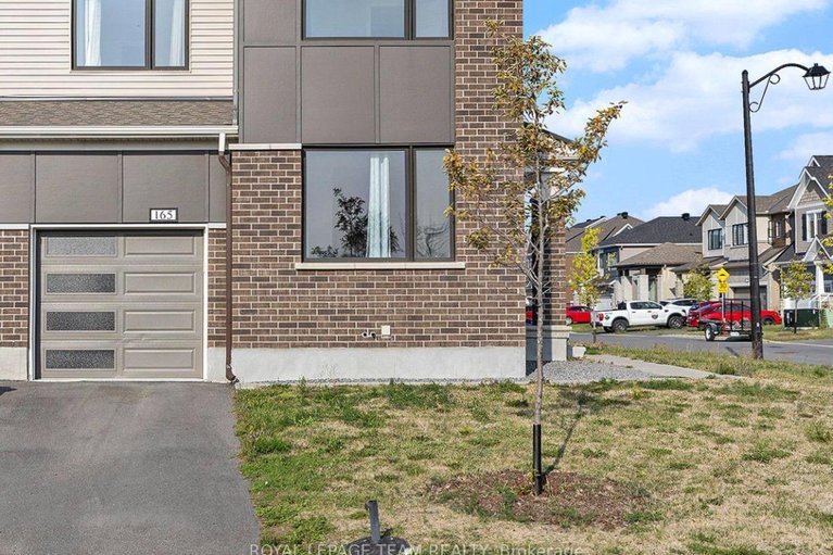 29589396/165-yearling-circle/richmond/ottawa/ontario/K0A2Z0_3