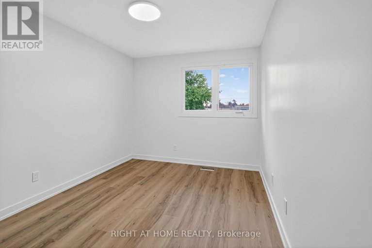 29027460/2311-stonehedge-crescent/pineview/ottawa/ontario/K1B4N7_22