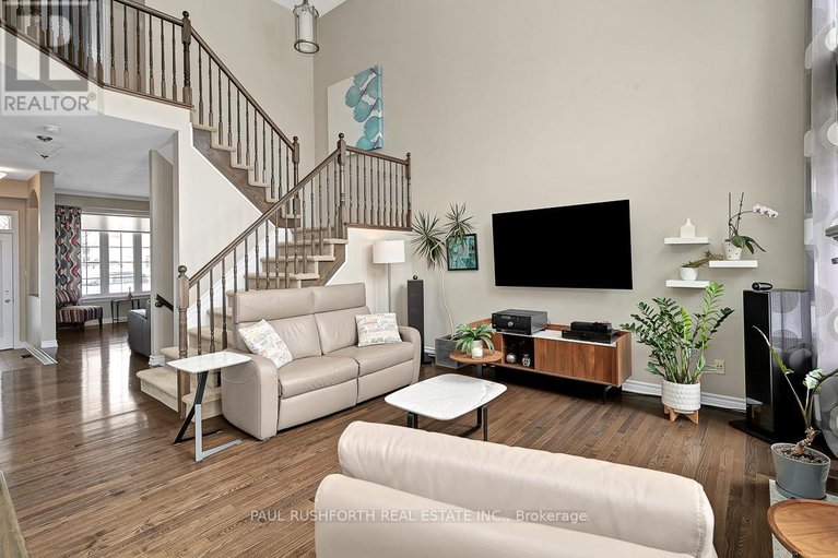 29427447/639-pine-vista-drive/springridgeeast-village/ottawa/ontario/K4A5B4_6