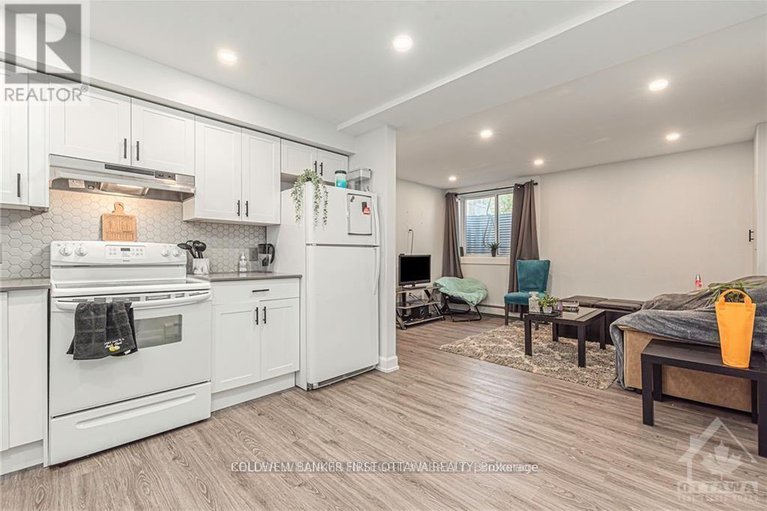 29035711/351-amiens-street/bilberry-creekqueenswood-heights/ottawa/ontario/K1E1P1_20