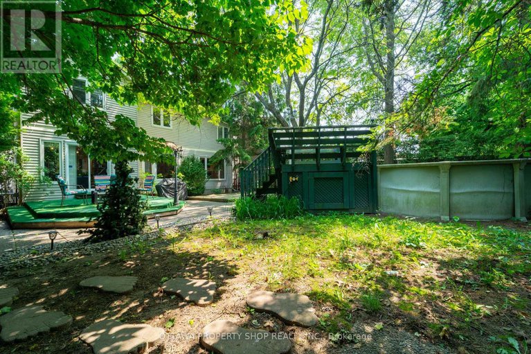 28429385/566-falwyn-crescent-w/fallingbrookridgemount/ottawa/ontario/K4A2A4_44