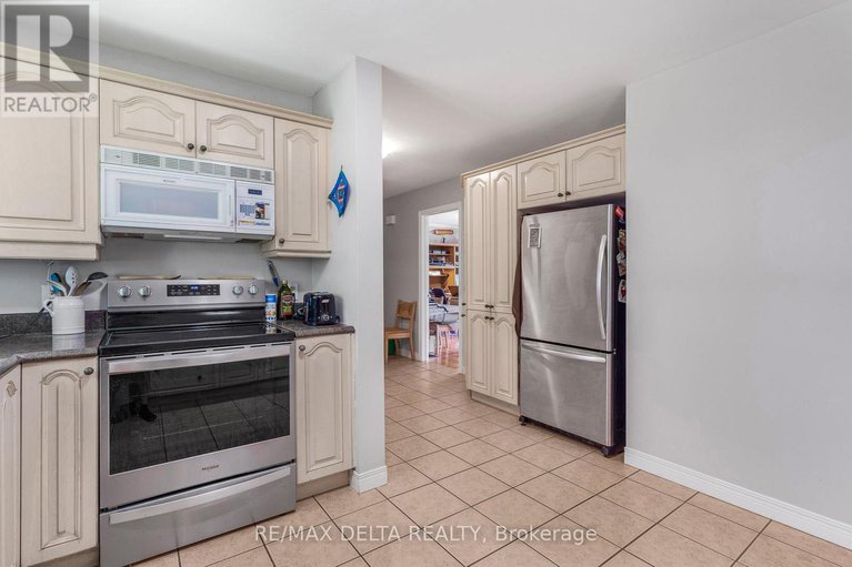 28835567/1115-golf-club-road-n/champlain-twp/champlain/ontario/K6A2R2_11
