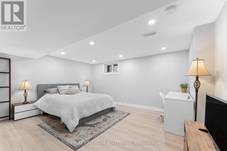 29110534/242-harmer-avenue-s/civic-hospital/ottawa/ontario/K1Y0V6_26