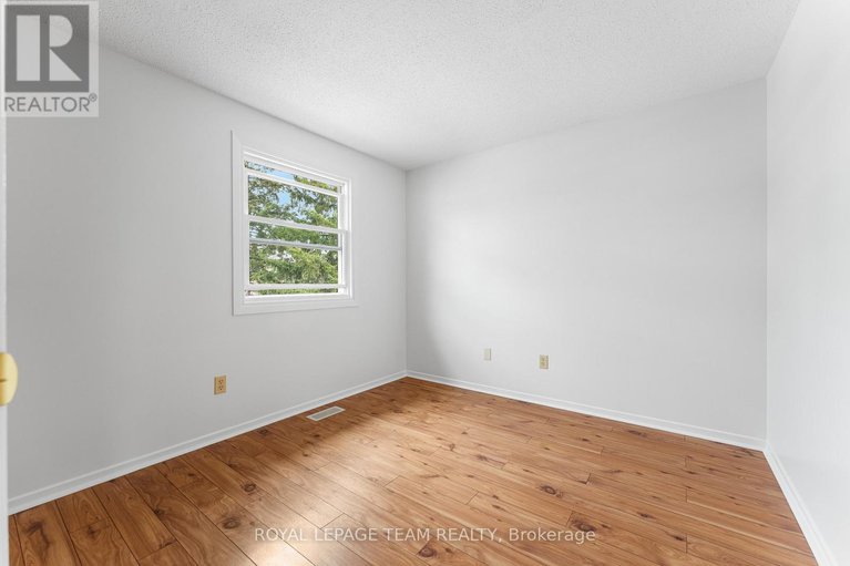 28234836/107-melanie-crescent/glencairnhazeldean/ottawa/ontario/K2L2E4_44