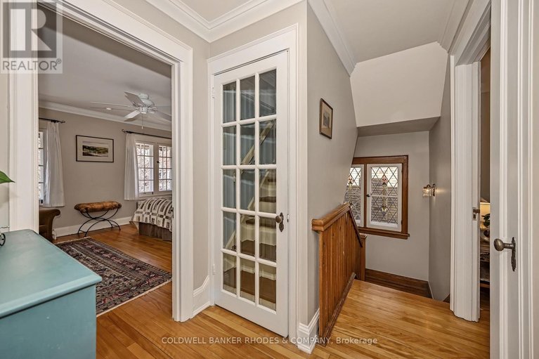 29667356/592-besserer-street/sandy-hill/ottawa/ontario/K1N6C9_19