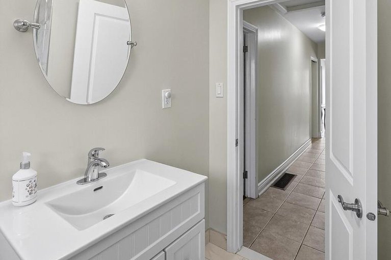 28897770/1291-notting-hill-avenue/ellwood/ottawa/ontario/K1V6T5_21