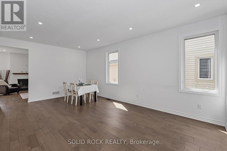 28814224/149-minikan-street/blossom-parkkemp-parkfindlay-creek/ottawa/ontario/K1X0E5_7