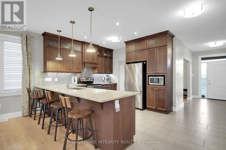28830742/15-york-crossing/village-of-russell/russell/ontario/K4R0C4_19