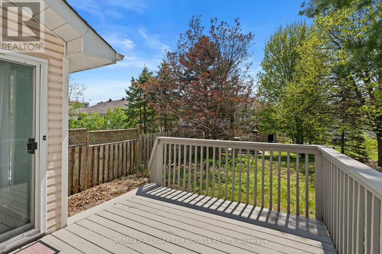 28323981/11-highmont-court/kanata-lakesheritage-hills/ottawa/ontario/K2T1B3_33