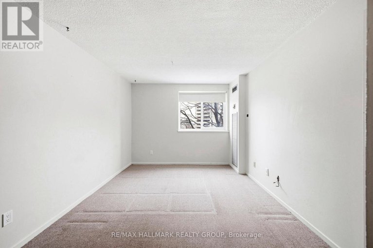 29435798/315-1100-ambleside-drive/woodroffe/ottawa/ontario/K2B8G6_18