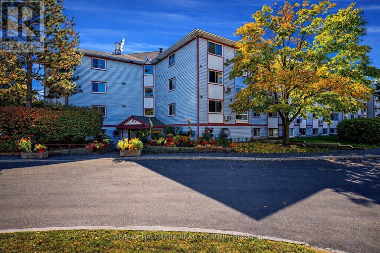 29371186/302-318-lorry-greenberg-drive/hunt-club-parkgreenboro/ottawa/ontario/K1T2R5_1