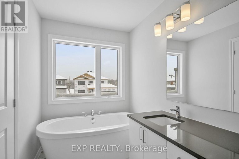 28500323/1922-hawker-private/huntley-ward-south-east/ottawa/ontario/K0A1L0_17