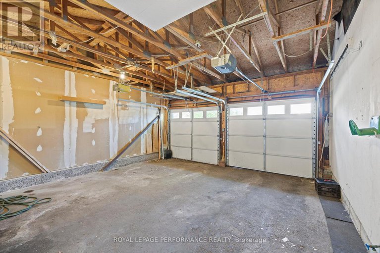 28857396/198-park-grove-drive/queenswood-heights-south/ottawa/ontario/K1E2T1_45