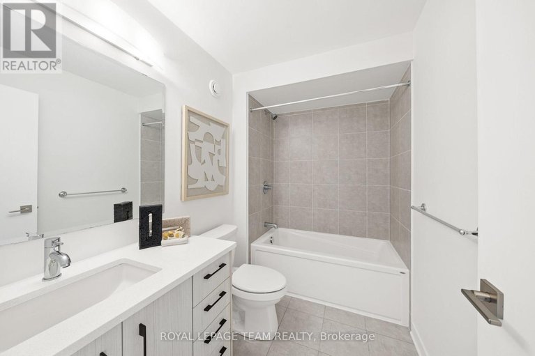 29423906/222-trumpeter-grove/riverside-southgloucester-glen/ottawa/ontario/K4M0N7_23