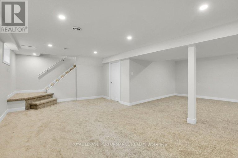 29470897/624-clarke-avenue/castle-heightsrideau-high/ottawa/ontario/K1K0Y7_29