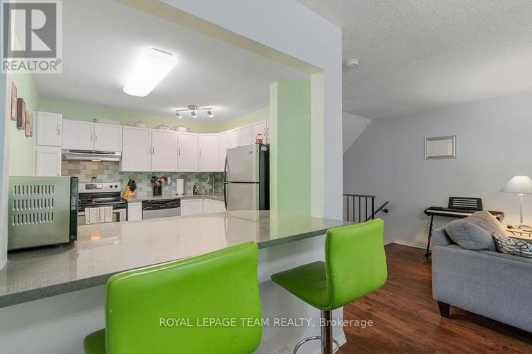 28447984/80-pickwick-drive/cedargrovefraserdale/ottawa/ontario/K2J3E2_14