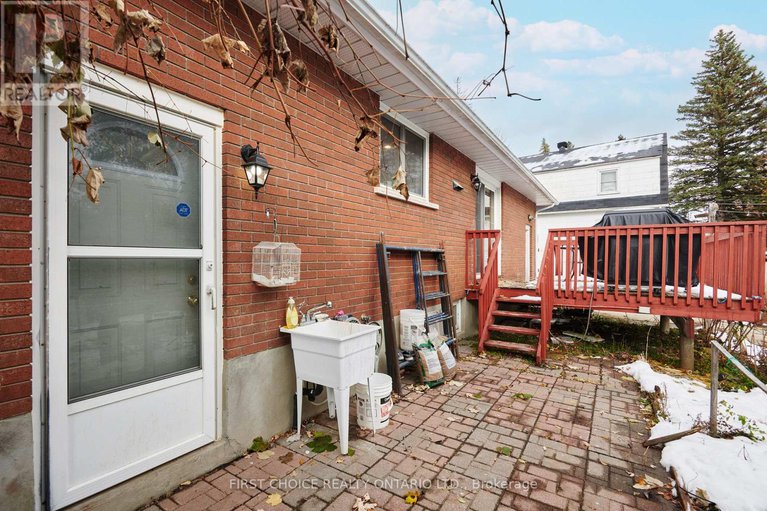 29142489/22-meadowlands-drive-w/meadowlandscrestview/ottawa/ontario/K2G2R4_26