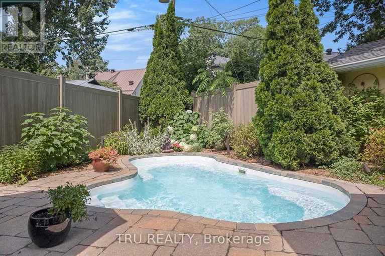 28633554/36-bullock-avenue-ne/ottawa-east/ottawa/ontario/K1S1H1_31