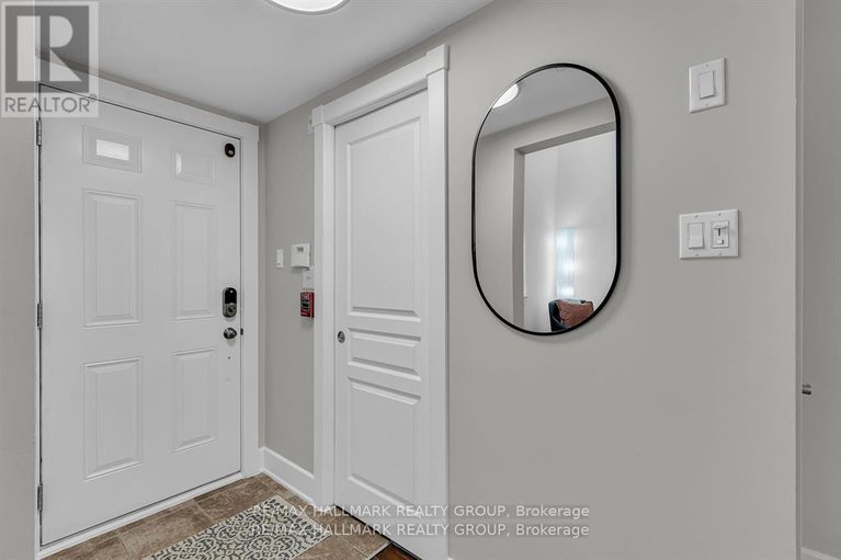 29413273/d-124-guigues-avenue/lower-townbyward-market/ottawa/ontario/K1N5H7_6