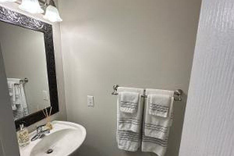 29687932/11-great-oak-private/riverview-park/ottawa/ontario/K1G6P7_8