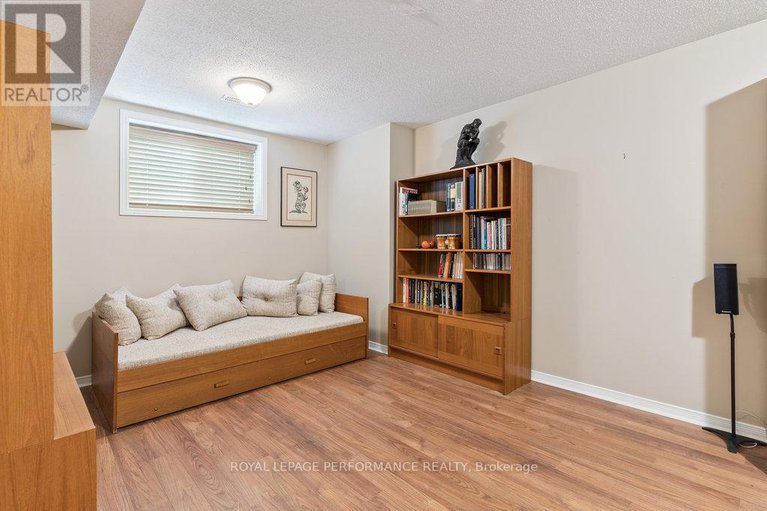 28546578/131-arrowwood-drive/stittsville-south/ottawa/ontario/K2S2G3_40
