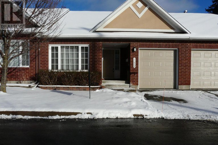 29224356/1172-foxborough-private/beaconwood/ottawa/ontario/K1J1E2_1