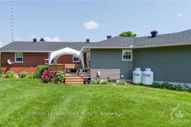 27581108/6443-martin-street/blakeneyalmonte/almonte/ontario/K0A1A0_21