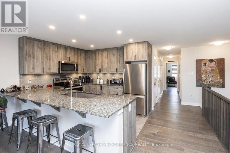 28700474/816-bascule-place/btwn-franktown-rd-fallowfield-rd/ottawa/ontario/K0A2Z0_16
