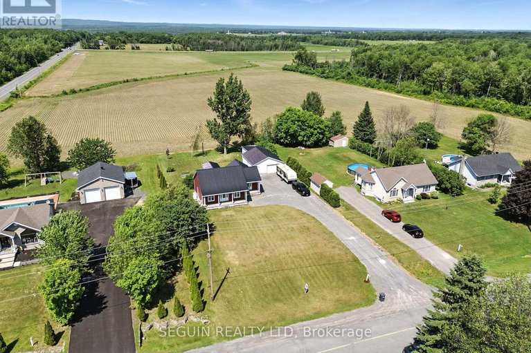 28526584/2785-pattee-road-e/east-hawkesbury-twp/hawkesbury/ontario/K6A0G3_3