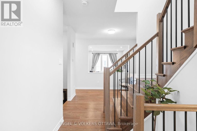 28403100/329-finial-way/half-moon-bay/ottawa/ontario/K2J6V9_5