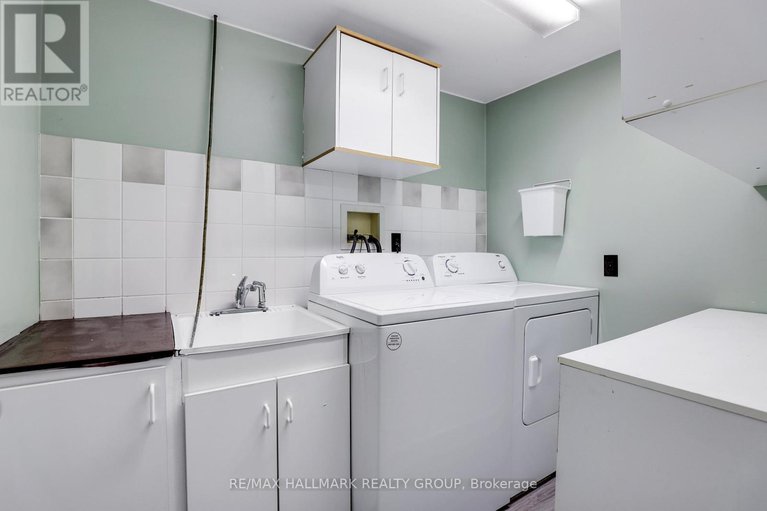 29030661/1637-saxony-crescent/pineview/ottawa/ontario/K1B5K8_26