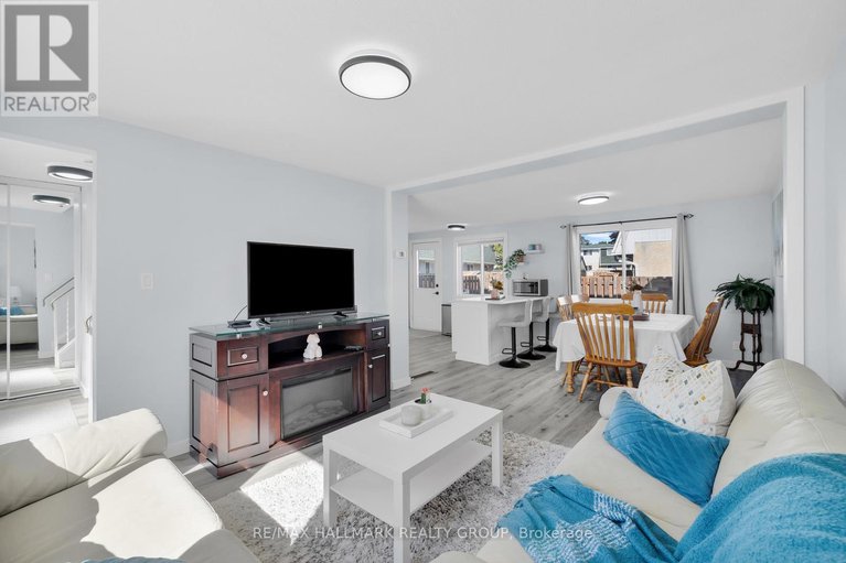 28895852/d-1520-beaverpond-drive/pineview/ottawa/ontario/K1B3R9_5