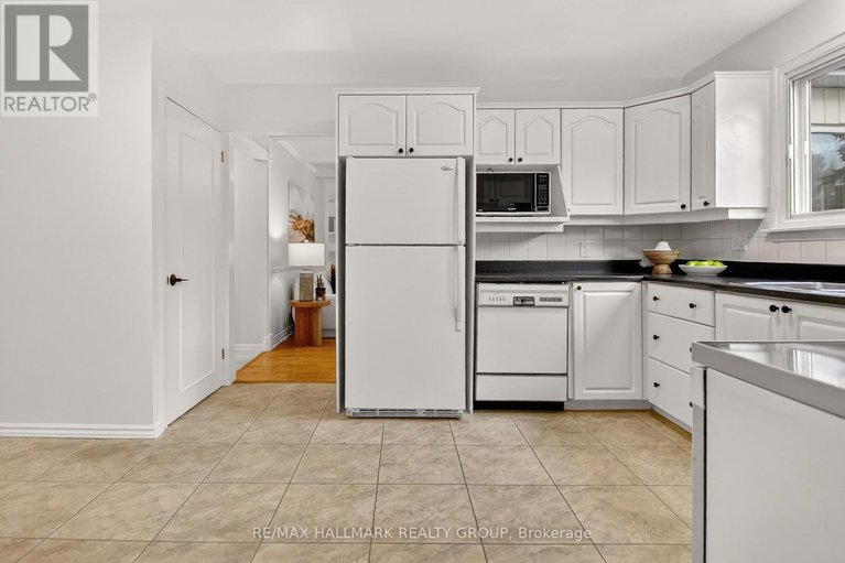 29129242/89-westpark-drive/blackburn-hamlet/ottawa/ontario/K1B3G4_14